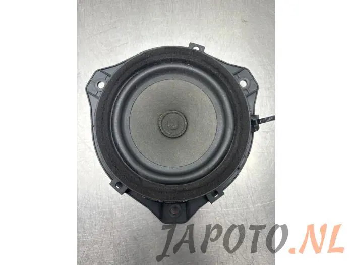 Speaker Kia Rio