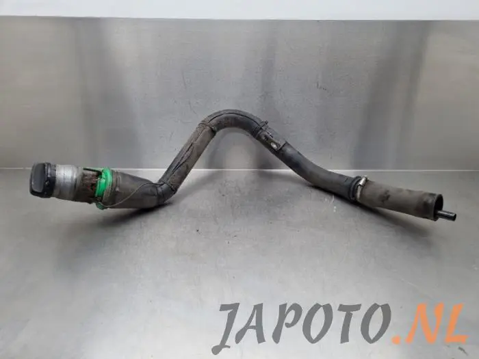 Fuel tank filler pipe Toyota Aygo