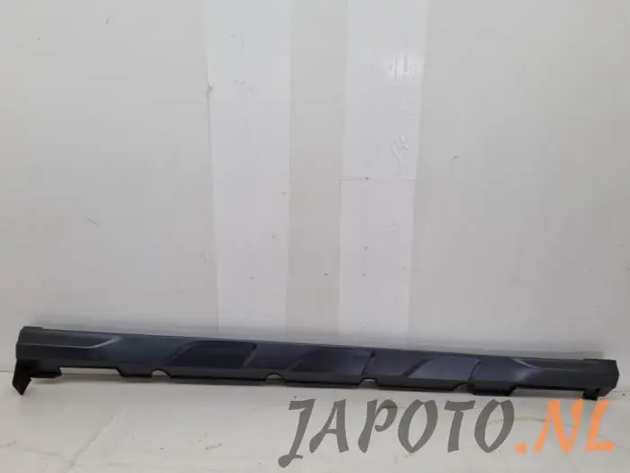 Side skirt, right Hyundai Kona