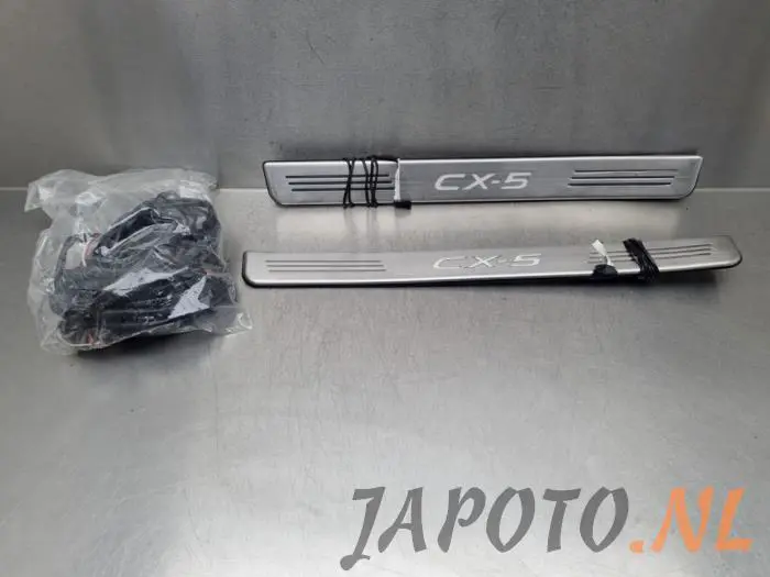 Door sill left Mazda CX-5