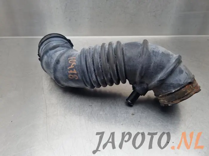 Air intake hose Toyota Rav-4