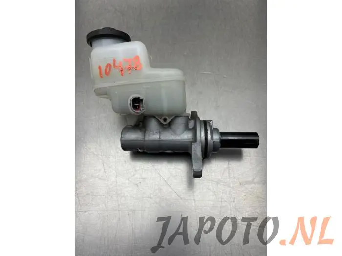 Master cylinder Toyota Rav-4