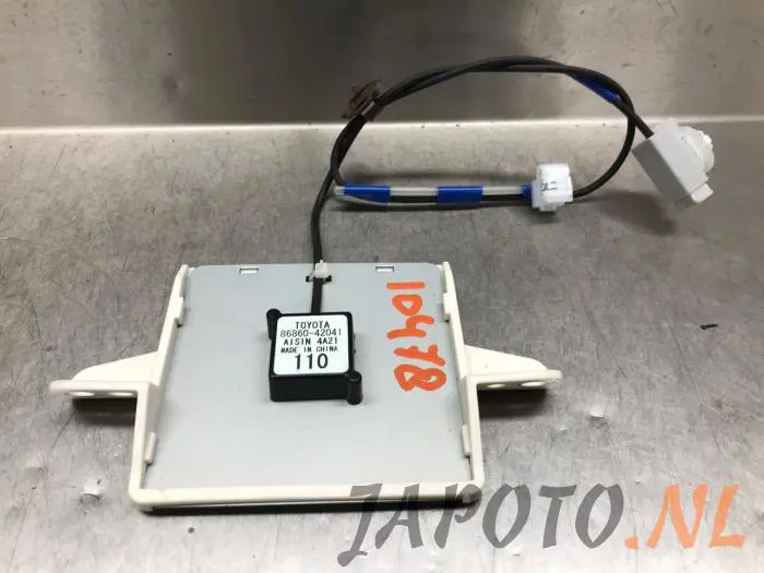 GPS antenna Toyota Rav-4