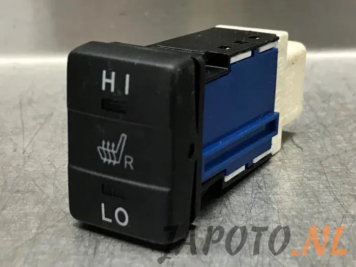 Seat heating switch Toyota Rav-4