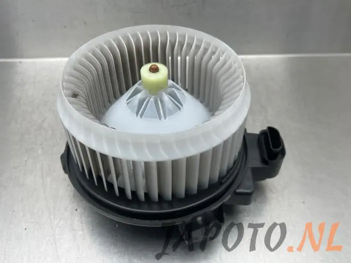 Heating and ventilation fan motor Toyota Rav-4