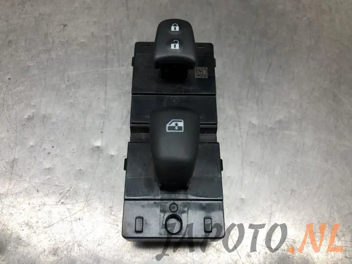 Electric window switch Nissan Qashqai