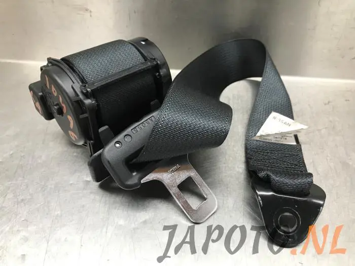 Rear seatbelt, left Nissan Qashqai+2