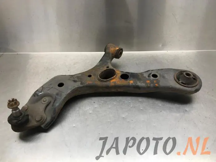 Front lower wishbone, left Toyota Rav-4