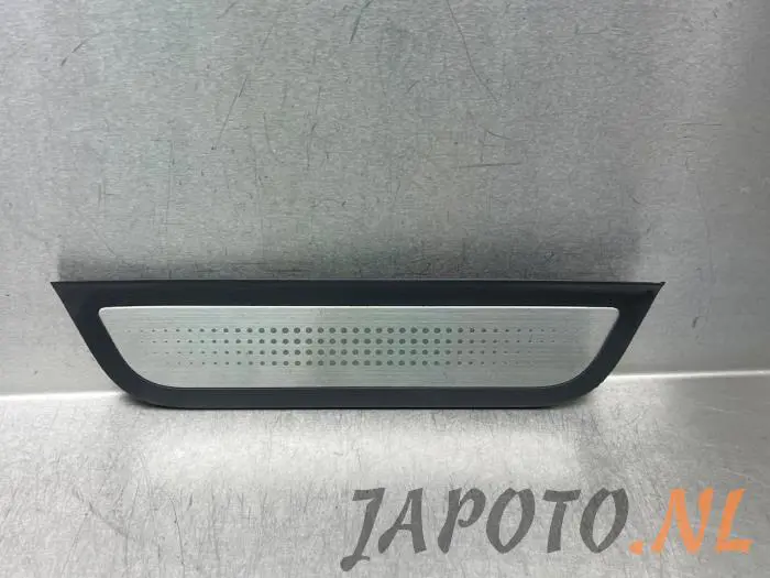 Door sill left Hyundai Ioniq