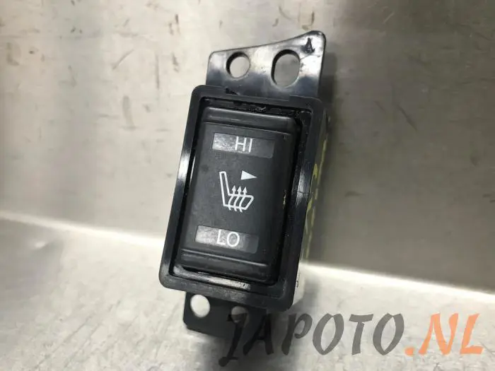 Seat heating switch Nissan X-Trail