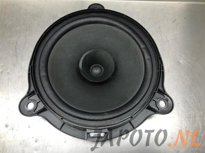 Speaker Nissan X-Trail