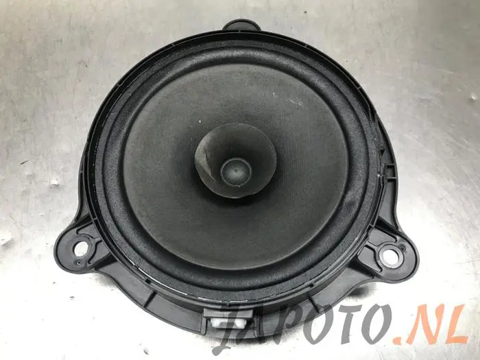 Speaker Nissan X-Trail