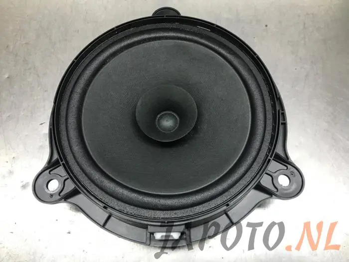 Speaker Nissan X-Trail