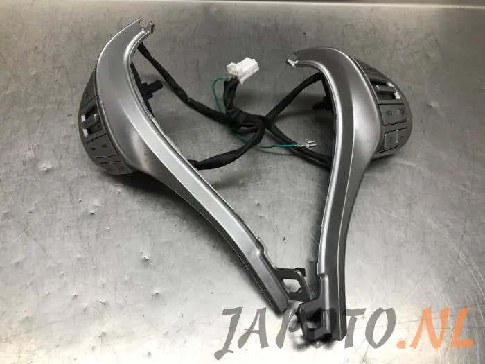 Steering wheel switch Nissan X-Trail