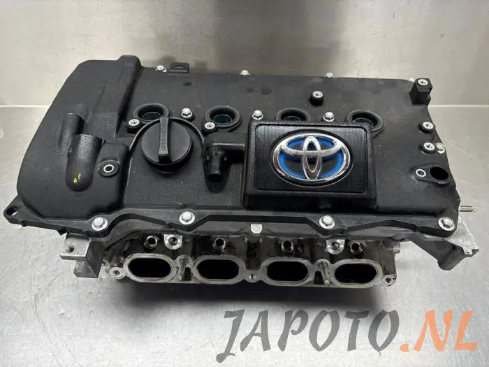 Cylinder head Toyota C-HR