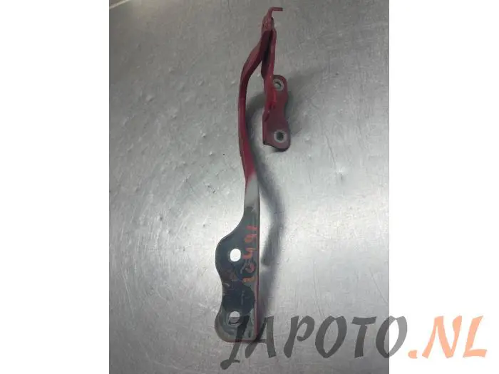 Bonnet Hinge Suzuki Swift