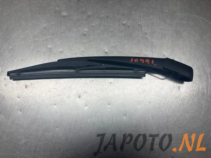 Rear wiper arm Suzuki Swift