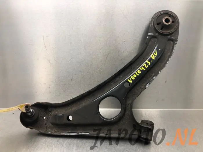 Front lower wishbone, right Hyundai Getz