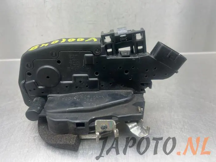 Front door lock mechanism 4-door, right Nissan X-Trail