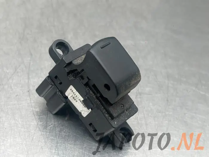 Electric window switch Nissan X-Trail