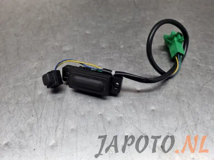 Tailgate switch Suzuki Swift