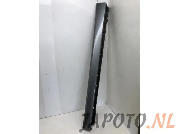 Side skirt, left Suzuki Swift