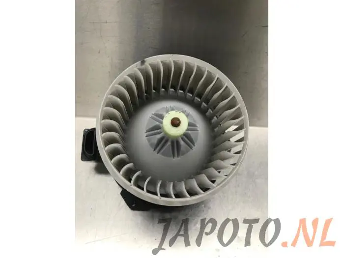 Heating and ventilation fan motor Mitsubishi Space Star