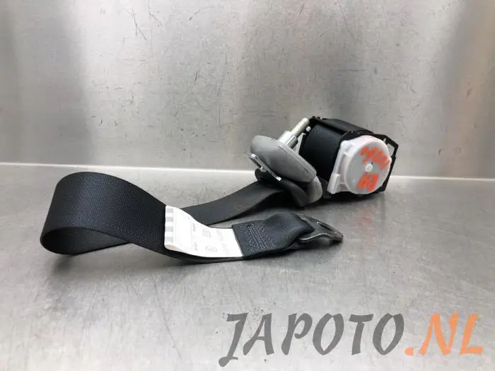 Rear seatbelt, right Toyota IQ