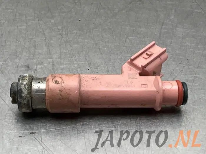 Injector (petrol injection) Toyota Yaris