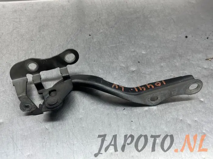 Bonnet Hinge Toyota Yaris