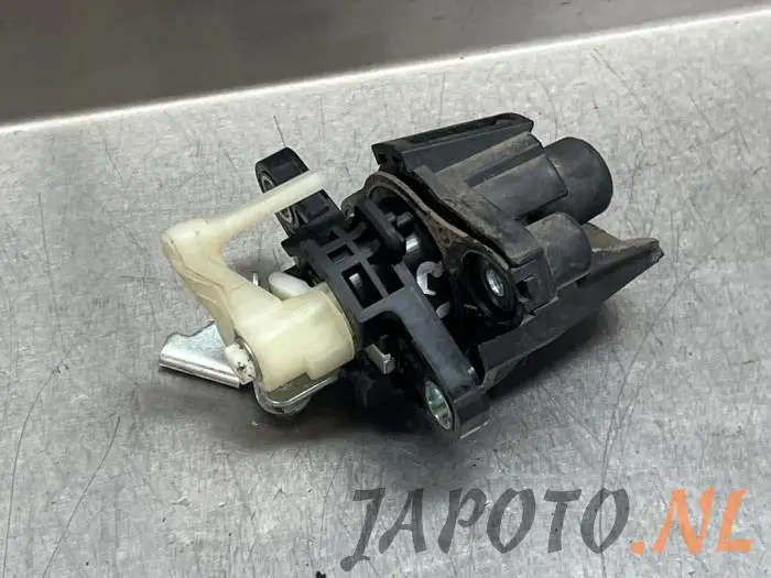 Tailgate switch Toyota Aygo