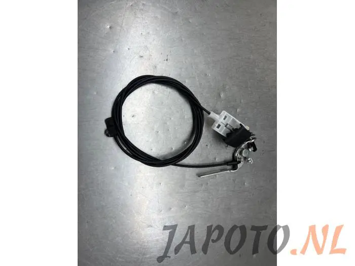 Tank cap cover switch Toyota Aygo