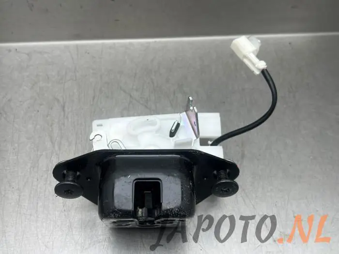 Tailgate lock mechanism Honda Jazz