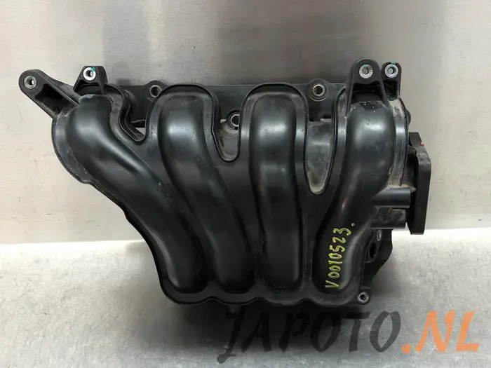 Intake manifold Kia Venga