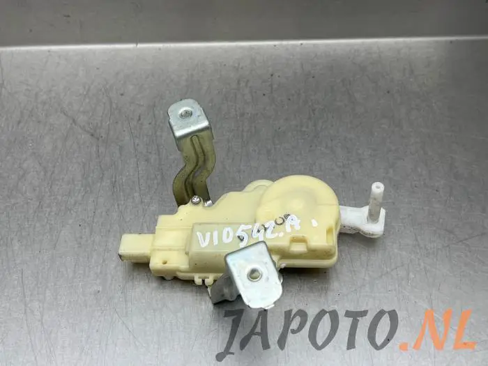 Tank flap lock motor Toyota Yaris