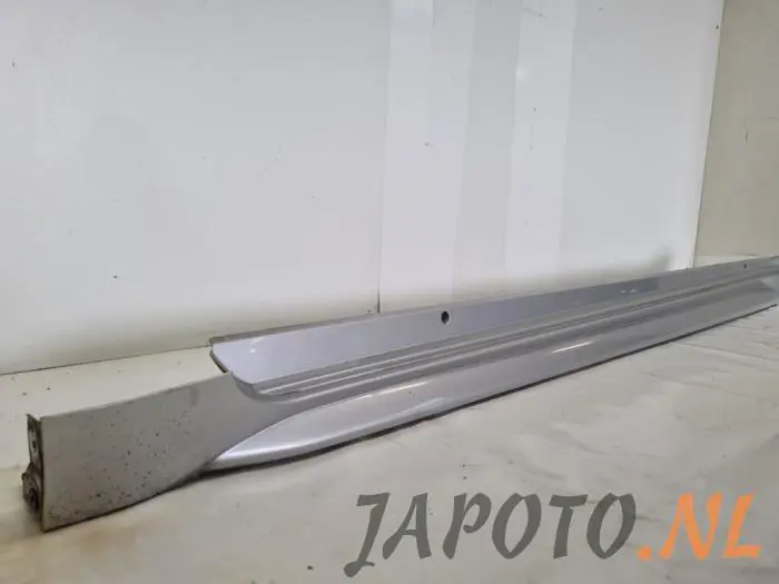 Side skirt, left Toyota Corolla