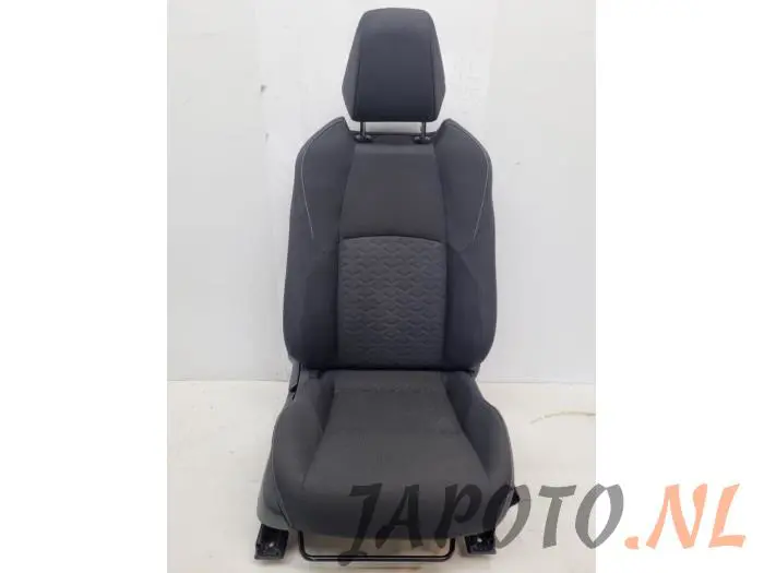 Seat, right Toyota Corolla