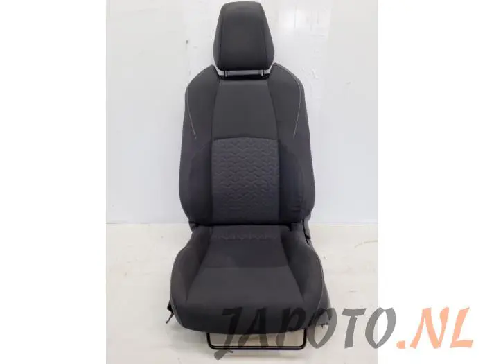 Seat, left Toyota Corolla