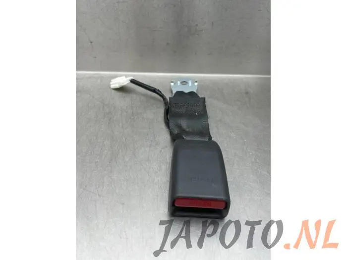 Rear seatbelt buckle, centre Toyota Corolla