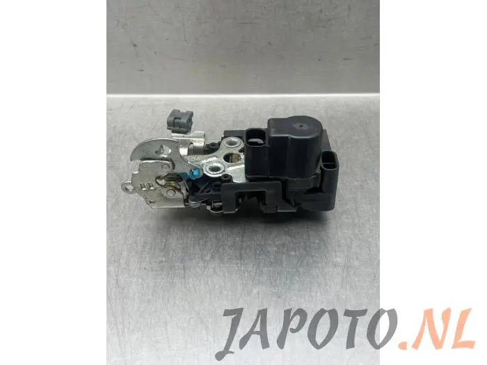 Front door lock mechanism 4-door, right Chevrolet Nubira