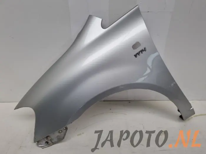 Front wing, left Toyota Avensis Verso