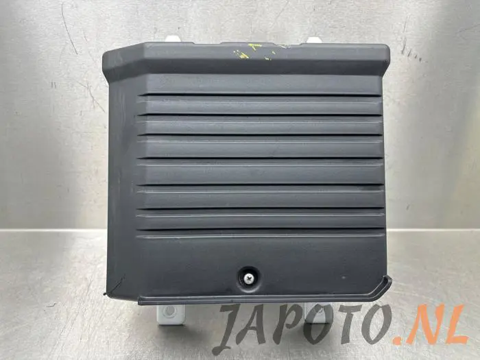 Radio amplifier Mitsubishi Outlander