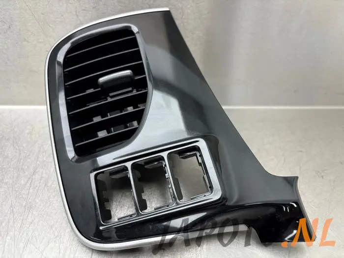 Air grill side Mitsubishi Outlander