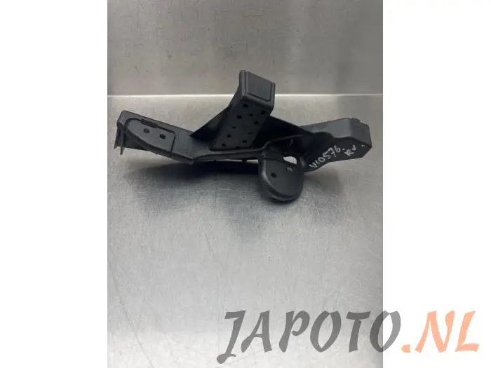 Front bumper bracket, right Hyundai I10