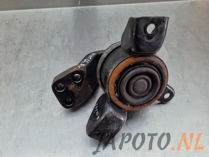 Engine mount Kia Venga