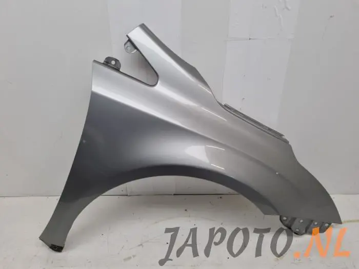 Front wing, right Toyota Avensis