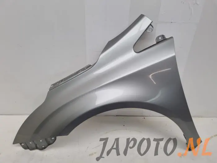 Front wing, left Toyota Avensis