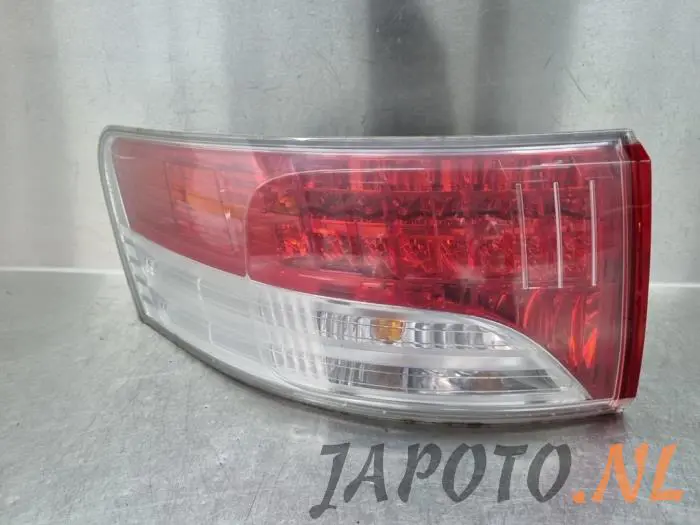 Taillight, left Toyota Avensis