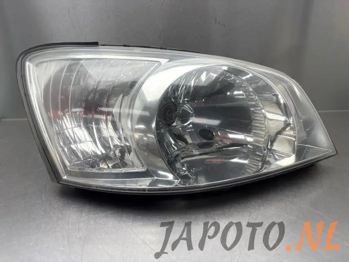 Headlight, right Hyundai Getz