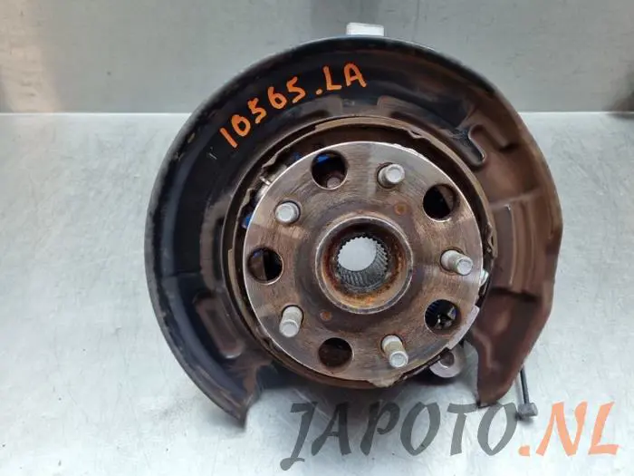 Rear hub Lexus IS 300